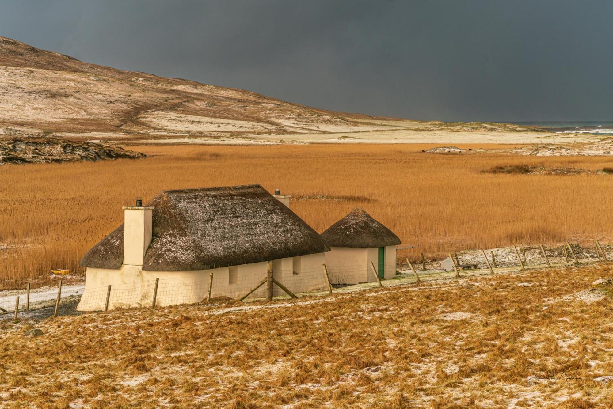 North Uist Lodges Tigharry Exterior foto